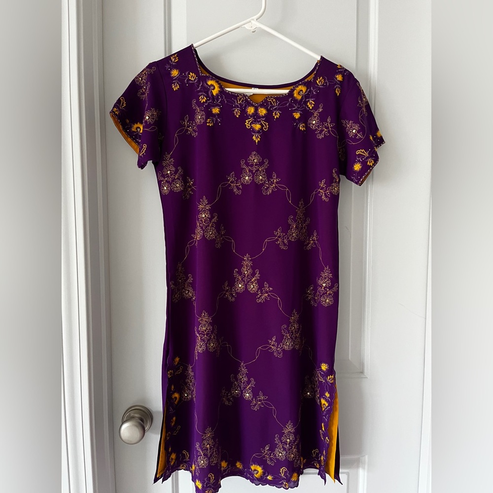 Indian Dress fits US size between 6 to 8